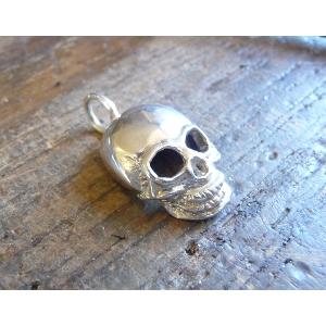 Pendentif argent tête de mort