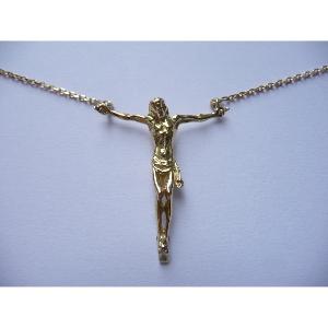 Christ en croix en or sur chaîne en or 