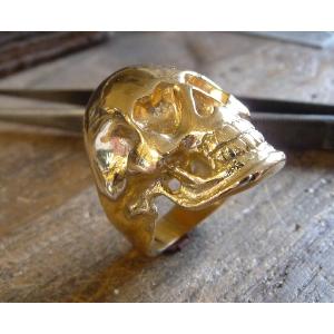 Bague or 18 KT tête de mort massive