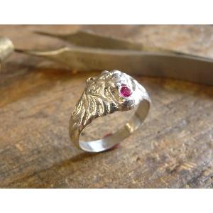 Bague argent tête de lion Simba avec rubis