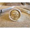 Chevalière ronde massive en argent avec Christ en or