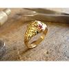 Bague or jaune 9 KT tte de lion Simba avec rubis