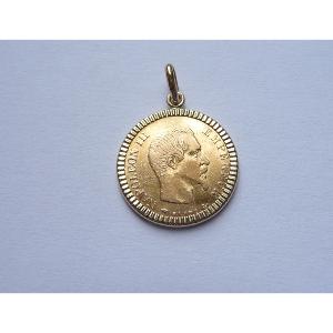 10 - Pendentif or porte-pièce ciselé 10 Francs or Napoléon