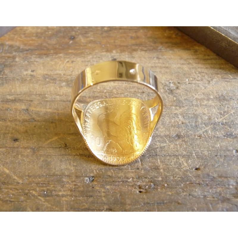 Chevalière En Or 18 Carats Ronde Avec Pièce 10 Francs Or Marianne – Neuf Avec Emballage