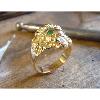 Bague or jaune 9 KT tte de lion Marjan avec meraudes et diamant