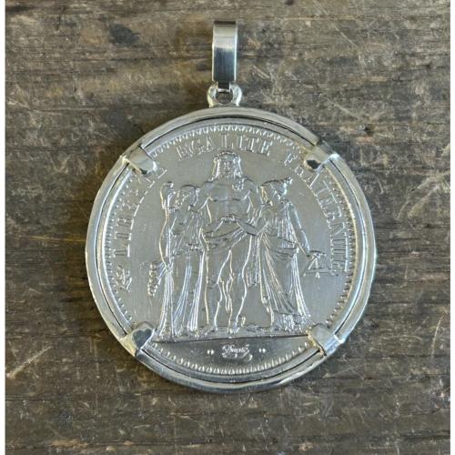 Pendentif argent 10 Francs griffes 