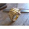 Bague or jaune 9 KT grand hrisson yeux en rubis